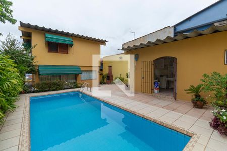 Casa à venda com 450m², 4 quartos e 4 vagasPiscina