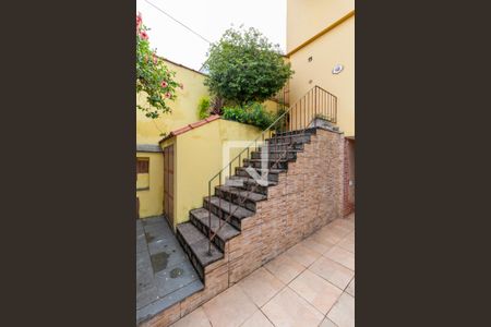 Casa à venda com 450m², 4 quartos e 4 vagasEscada