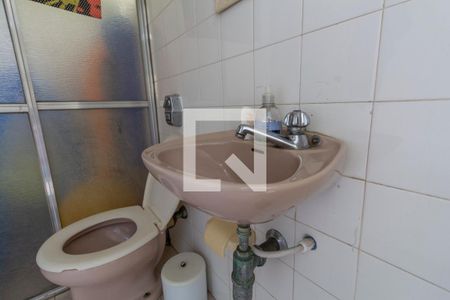 Casa à venda com 450m², 4 quartos e 4 vagasBanheiro de Serviço