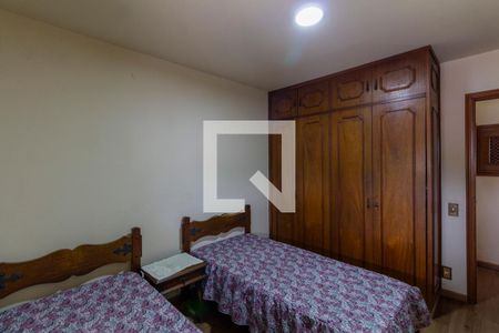 Casa à venda com 450m², 4 quartos e 4 vagasQuarto 2