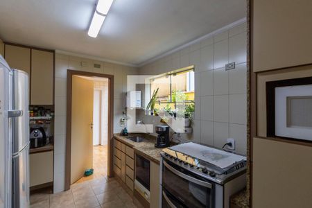 Casa à venda com 450m², 4 quartos e 4 vagasCozinha