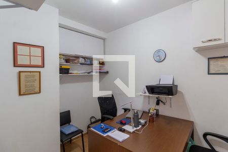 Casa à venda com 450m², 4 quartos e 4 vagasEscritório