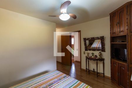 Casa à venda com 450m², 4 quartos e 4 vagasSuíte