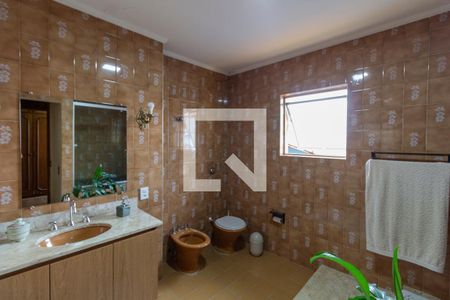 Casa à venda com 450m², 4 quartos e 4 vagasBanheiro Suíte