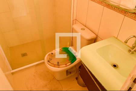 Casa de condomínio à venda com 120m², 4 quartos e 2 vagas Casa de condomínio à venda com 120m², 4 quartos e 2 vagasBanheiro 2