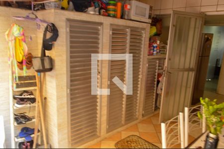 Casa de condomínio à venda com 120m², 4 quartos e 2 vagas Casa de condomínio à venda com 120m², 4 quartos e 2 vagasÁrea de Serviço