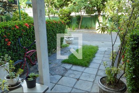 Casa de condomínio à venda com 120m², 4 quartos e 2 vagas Casa de condomínio à venda com 120m², 4 quartos e 2 vagasGaragem