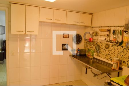 Casa de condomínio à venda com 120m², 4 quartos e 2 vagas Casa de condomínio à venda com 120m², 4 quartos e 2 vagasCozinha