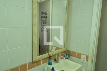 Casa de condomínio à venda com 120m², 4 quartos e 2 vagas Casa de condomínio à venda com 120m², 4 quartos e 2 vagasBanheiro 1