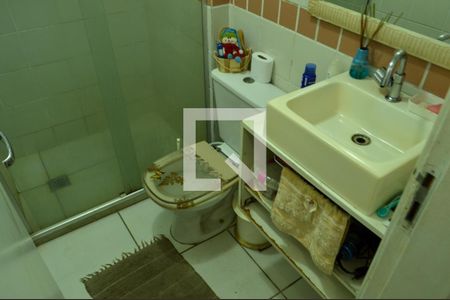 Casa de condomínio à venda com 120m², 4 quartos e 2 vagas Casa de condomínio à venda com 120m², 4 quartos e 2 vagasBanheiro 1