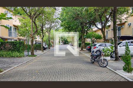 Casa de condomínio à venda com 120m², 4 quartos e 2 vagas Casa de condomínio à venda com 120m², 4 quartos e 2 vagasÁrea comum