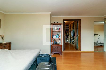 Casa à venda com 386m², 4 quartos e 4 vagasSuíte Principal