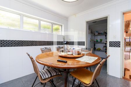 Casa à venda com 386m², 4 quartos e 4 vagasCozinha