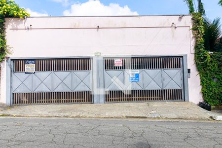 Casa à venda com 386m², 4 quartos e 4 vagasFachada