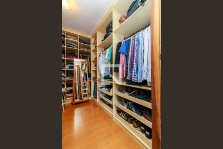 Casa à venda com 386m², 4 quartos e 4 vagasSuíte Principal - Closet