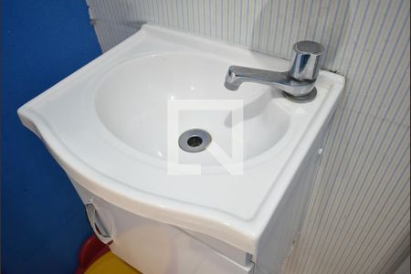 Pia de casa de condomínio para alugar com 2 quartos, 75m² em Campo Grande, Rio de Janeiro