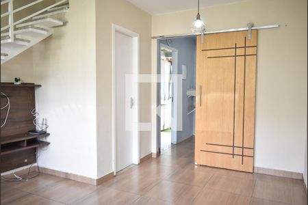 Sala de casa de condomínio para alugar com 2 quartos, 75m² em Campo Grande, Rio de Janeiro