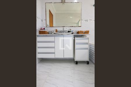 Casa à venda com 602m², 4 quartos e 9 vagasBanheiro da Suíte Master