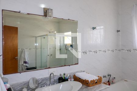 Casa à venda com 602m², 4 quartos e 9 vagasBanheiro da Suíte Master