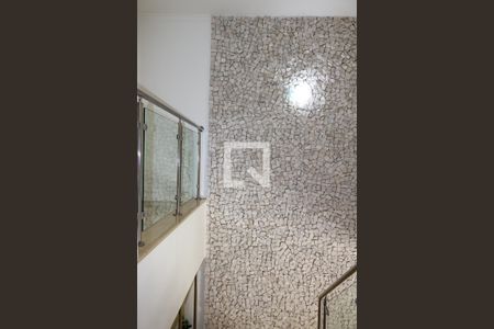 Casa à venda com 602m², 4 quartos e 9 vagasEscada da Sala