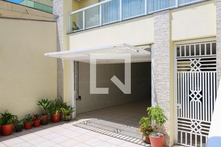 Casa à venda com 602m², 4 quartos e 9 vagasEntrada da Casa