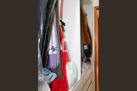 Casa à venda com 602m², 4 quartos e 9 vagasCloset da Suíte 2