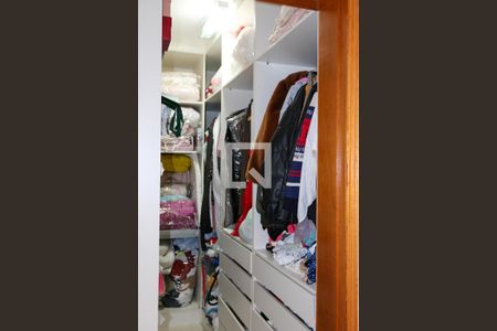 Casa à venda com 602m², 4 quartos e 9 vagasCloset da Suíte 2