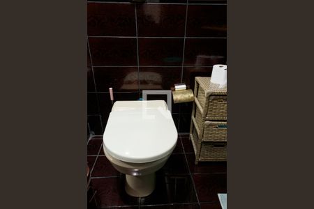 Casa à venda com 340m², 5 quartos e 2 vagasBanheiro