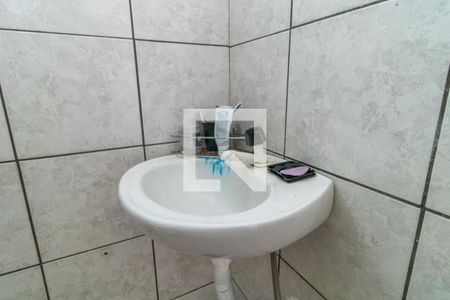 Banheiro de apartamento à venda com 1 quarto, 45m² em Camaquã, Porto Alegre