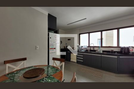 Apartamento à venda com 177m², 4 quartos e 2 vagasCozinha