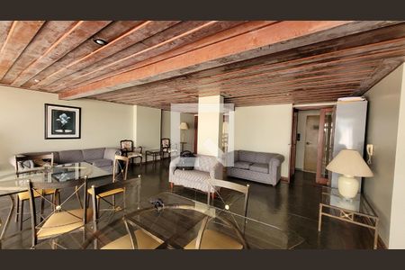 Apartamento à venda com 177m², 4 quartos e 2 vagasÁrea comum - Salão de festas