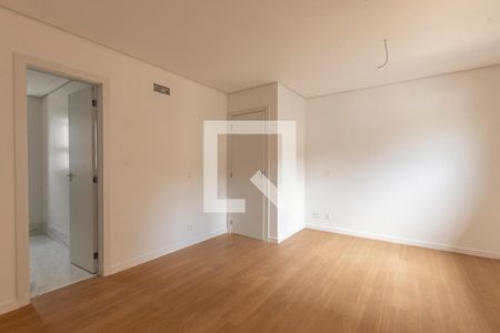 Apartamento à venda com 120m², 4 quartos e 2 vagas Apartamento à venda com 120m², 4 quartos e 2 vagasQuarto Suíte