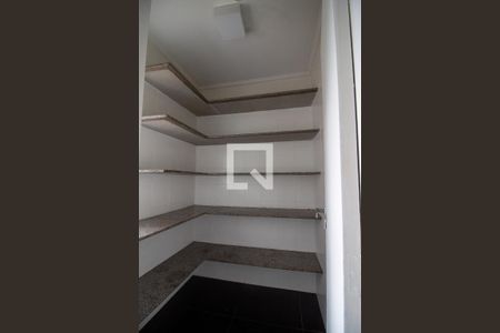Casa para alugar com 500m², 6 quartos e 6 vagasDespensa