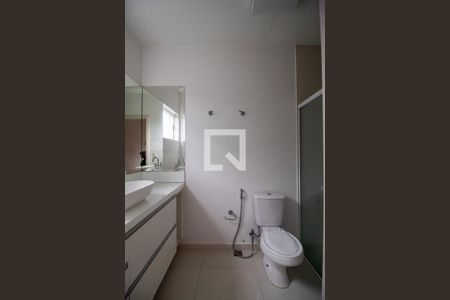 Casa para alugar com 500m², 6 quartos e 6 vagasBanheiro do Quarto 2