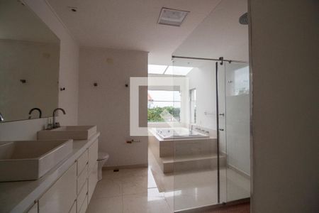 Casa para alugar com 500m², 6 quartos e 6 vagasBanheiro do Quarto 4