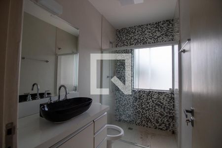 Casa para alugar com 500m², 6 quartos e 6 vagasBanheiro do Quarto 1