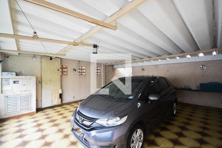 Casa à venda com 219m², 3 quartos e 3 vagas Casa à venda com 219m², 3 quartos e 3 vagasGaragem