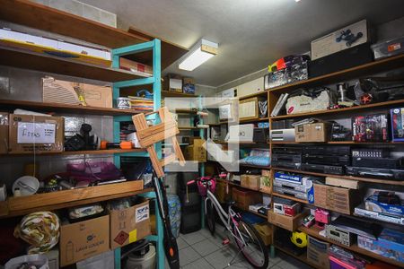 Casa à venda com 219m², 3 quartos e 3 vagas Casa à venda com 219m², 3 quartos e 3 vagasOficina