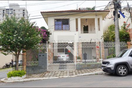 Casa à venda com 200m², 5 quartos e 2 vagasFachada da casa