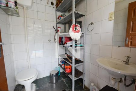 Casa à venda com 200m², 5 quartos e 2 vagasBanheiro externo