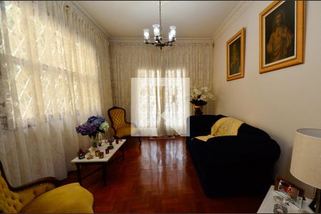 Sala de estar de casa à venda com 5 quartos, 200m² em São Lucas, Belo Horizonte