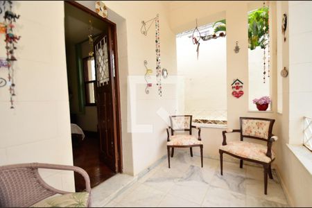 Casa à venda com 200m², 5 quartos e 2 vagasVaranda