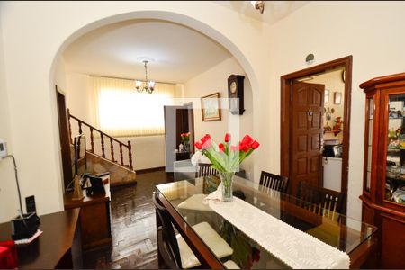 Casa à venda com 200m², 5 quartos e 2 vagasCopa