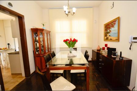 Casa à venda com 200m², 5 quartos e 2 vagasCopa