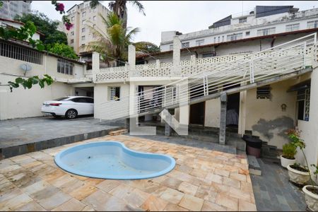 Casa à venda com 200m², 5 quartos e 2 vagasArea externa