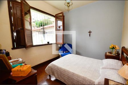 Casa à venda com 200m², 5 quartos e 2 vagasQuarto5