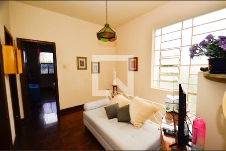 Casa à venda com 200m², 5 quartos e 2 vagasSala /corredor