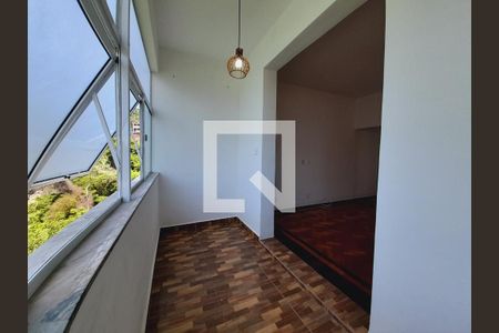 Apartamento para alugar com 98m², 2 quartos e sem vaga Apartamento para alugar com 98m², 2 quartos e sem vagaSacada