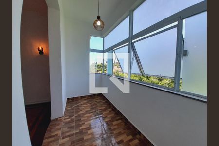Apartamento para alugar com 98m², 2 quartos e sem vaga Apartamento para alugar com 98m², 2 quartos e sem vagaSacada