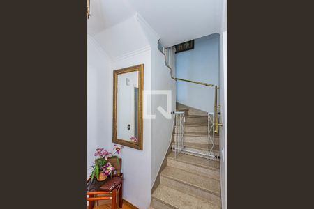 Escada de casa à venda com 3 quartos, 160m² em Chácara Inglesa, São Paulo